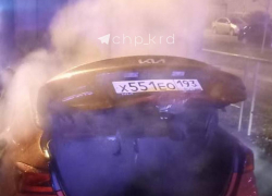 В Краснодаре два автомобиля загорелись после ДТП