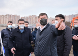  Элитная вилла у Черного моря и яхта: как живет и чем владеет подозреваемый в коррупции мэр Краснодара 