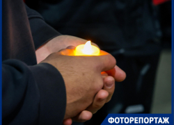 Десятки свечей зажгли в Краснодаре в память о погибших мотоциклистах 