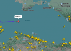 Британский самолёт-разведчик летит над морем к Краснодарскому краю