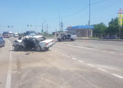 В Краснодарском крае в ДТП погиб водитель, пятеро, в том числе ребенок и два студента, пострадали