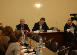 Николай Осадчий принял участие в заседании думской рабочей группы по проблемам детей-инвалидов