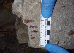 В Сочи напротив детской площадки нашли труп женщины с пробитой головой