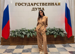 «Пусть подает в суд на мошенников»: экс-жена футболиста Мамаева встала на сторону покупательницы квартиры Долиной