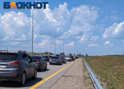 Трасса М-4 «Дон» в Горячем Ключе застыла в пробках в сторону моря