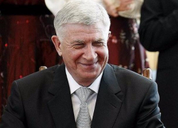 Дольщики Краснодара вспомнили про цитату «денег нет, но вы держитесь» 