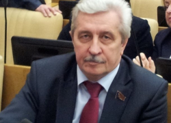  Коммунисты-депутаты в Госдуме поддержали «антикарусельный» закон
