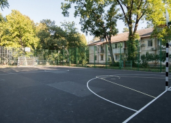  Самую старую спортплощадку Краснодара отремонтировали