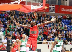 «Локомотив-Кубань» эффектно стартовал в Евролиге с победы над «Панатинаикосом»