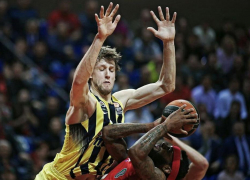 «Фенербахче» прервал победную серию «Локомотива-Кубань»