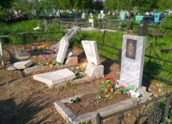  Вандалы на тихорецком кладбище разрушили могилы ветеранов Великой Отечественной войны 