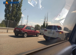 Туристы попали в 7-километровую пробку на трассе к морю в Горячем Ключе