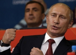 Путин наградил победителя «Формулы-1» в Сочи
