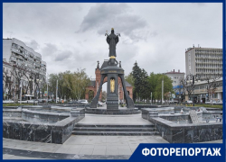 Разбитая плитка, засоры и сколы: показываем популярные фонтаны Краснодара за две недели до открытия