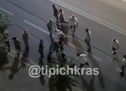 Появилось видео массовой драки в центре Краснодара
