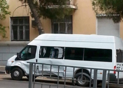 В Новороссийске маршрутка с пассажирами попала в ДТП, пролетев на «красный»