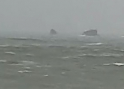 Один из членов экипажа тонущего в Краснодарском крае сухогруза скончался на судне спасателей