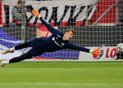 В социальных сетях иностранцы хвалят голкипера сборной России Матвея Сафонова