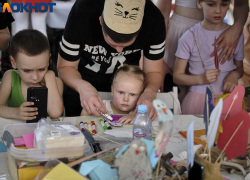 Зарплата в два раза ниже средней: на что работники детсадов Краснодара отмечают свой праздник