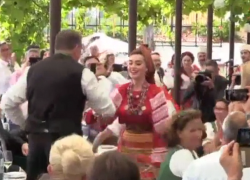 Появилось видео, где артисты Кубанского казачьего хора «зажигают» на свадьбе в Австрии