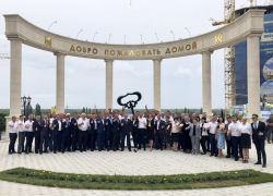 Крупнейший на юге застройщик раздал ключи обманутым дольщикам в Ростове