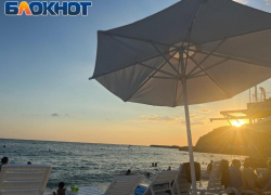 «Срач разводят сами туристы»: россиянку привел в ужас популярный курорт в Краснодарском крае