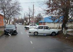 В Армавире в ДТП пострадали пенсионерка и ее 4-летний внук