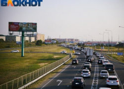 Водители попали в 7-километрую пробку на трассе М-4 «Дон» под Краснодаром