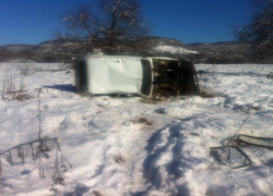 В Лабинском районе на скользкой дороге перевернулась «Нива»