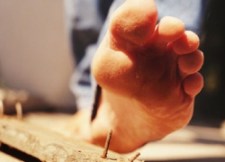 Ржавый гвоздь едва не лишил жизни пенсионера из Краснодара