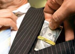 Сотрудники администрации Новомихайловского попались на хищении бюджета