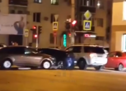Девушка за рулем Hyundai устроила массовое ДТП в центре Краснодара