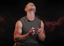 «Нереально жесткая заруба»: кубанского бобслеиста проверили на прочность в новых «Титанах»