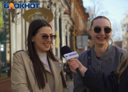 Краснодарок поставили перед сложным выбором: элитное авто или серенада? 