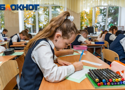 Бедным детям - за 284 рубля, "газпромовским" - за 997 рублей: опубликовали цены на новогодние подарки юным краснодарцам