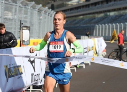 Марафонец из Краснодара победил на 42-километровой дистанции в Сибири