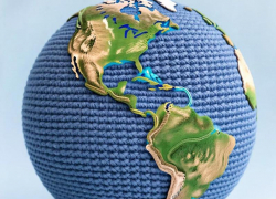 Жители Краснодарского края увлеклись созданием миров из пряжи