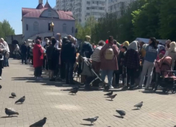 В преддверии Пасхи краснодарцы спешат освятить куличи и яйца