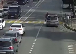 Внедорожник сбил замешкавшегося на пешеходном переходе мужчину в Сочи