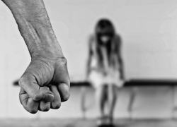 На Кубани осудят мужчину, который четыре года развращал несовершеннолетнюю падчерицу