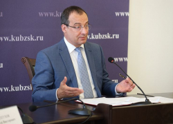 Спикер ЗС Кубани Юрий Бурлачко: Закон позволит повысить требовательность к парламентской работе и общественной деятельности