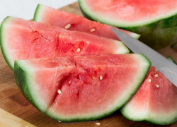 Два человека умерли от отравления арбузом из бывшей розничной сети Галицкого