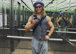 Жительницы Кубани вымогали у стриптизера Тарзана два миллиона рублей