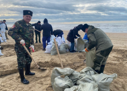 Что происходит на пляжах Краснодарского края после разлива нефтепродуктов 