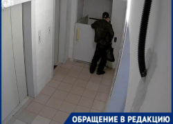 Нетрезвый краснодарец помочился в подъезде и попал на камеру  