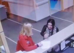  Появилось видео, на котором пьяная пациентка избивает фельдшера в Сочи