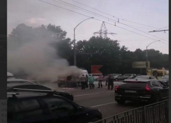 В Краснодаре загорелся автомобиль скорой помощи