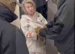 Опубликован момент задержания кубанской чиновницы по делу о махинациях