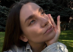 «Выбираю комфорт»: жена футболиста Смолова о воспитании дочери с помощью нянь и родственников