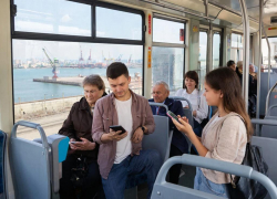 В автобусах Новороссийска запустили оплату по геопозиции